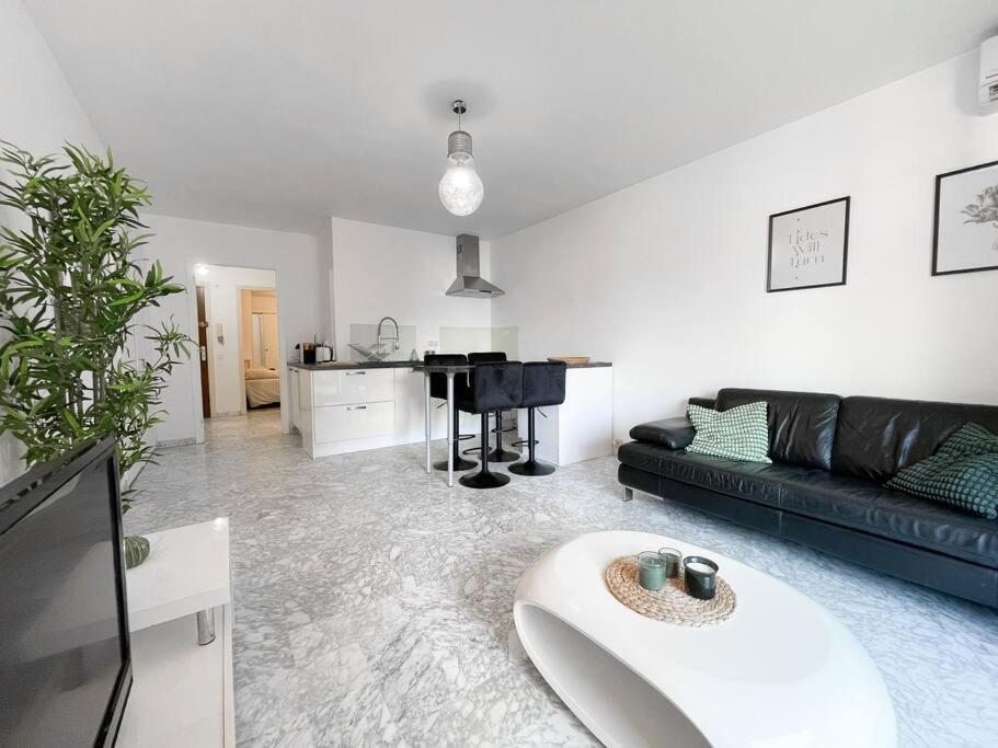 Cosy Deux Pieces Apartment Menton Luaran gambar